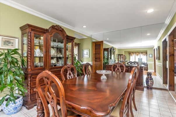 Dining room, Interior, Recessed Lighting