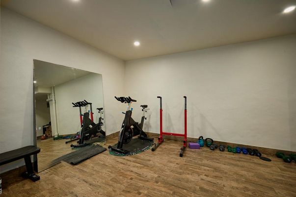 Fitness Equipment, Interior, Recessed Lighting, Wood Texture Flooring