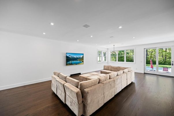 Interior, Living room, Pendant Lights, Recessed Lighting, Wood Texture Flooring