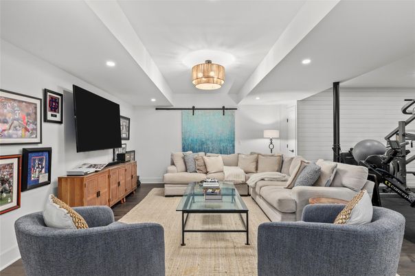 Fitness Equipment, Interior, Living room, Recessed Lighting, Wood Texture Flooring