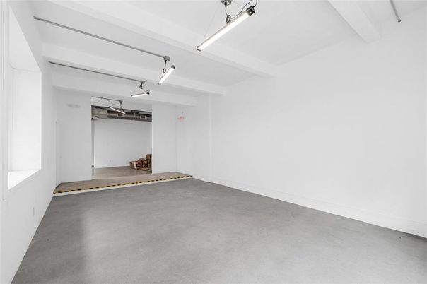 Garage, Interior