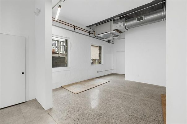 Garage, Interior