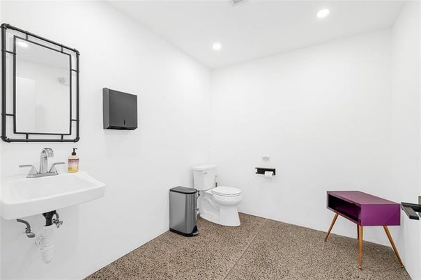 Bathroom, Interior, Recessed Lighting