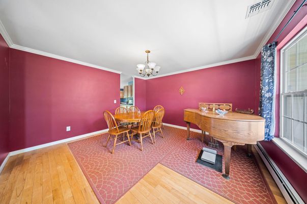 Chandelier, Dining room, Interior, Piano, Wood Texture Flooring