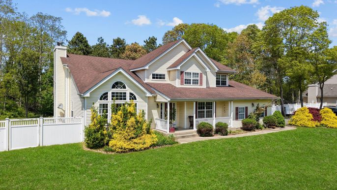 Backyard, Exterior, Facade, Farmhouse