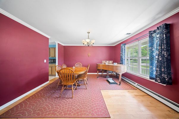 Chandelier, Dining room, Interior, Piano, Wood Texture Flooring