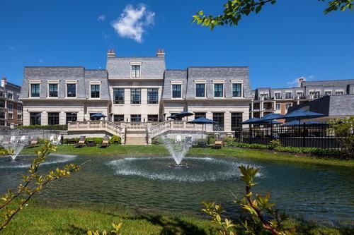 Exterior, Facade, Lake, Rowhouse