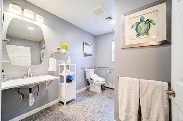 Bathroom, Interior, Recessed Lighting