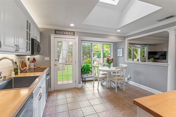 Dining room, Interior, Kitchen, Recessed Lighting