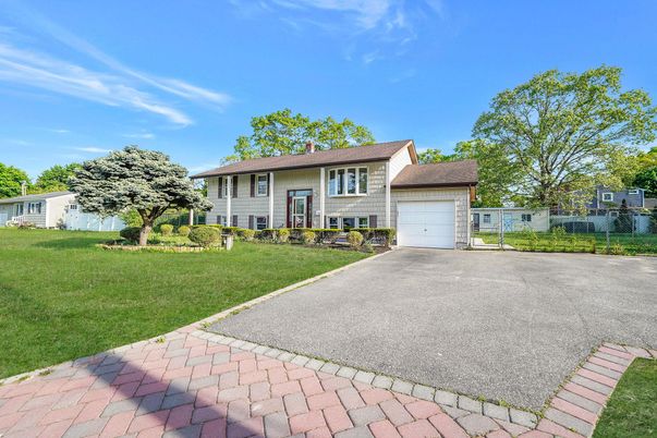 Attached, Backyard, Exterior, Facade, Split Level
