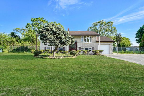 Attached, Backyard, Exterior, Facade, Split Level