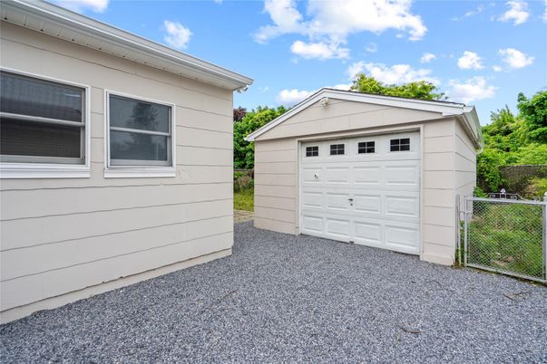 Detached Garage, Exterior