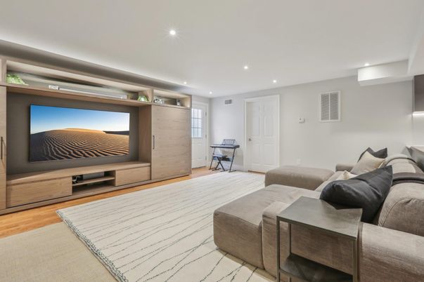 Interior, Living room, Recessed Lighting, Wood Texture Flooring