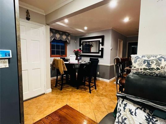 Dining room, Interior, Recessed Lighting