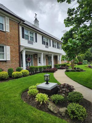 Exterior, Facade, Brick Facade, Georgian