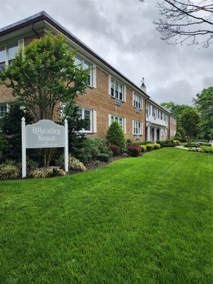Exterior, Facade, Brick Facade, Georgian