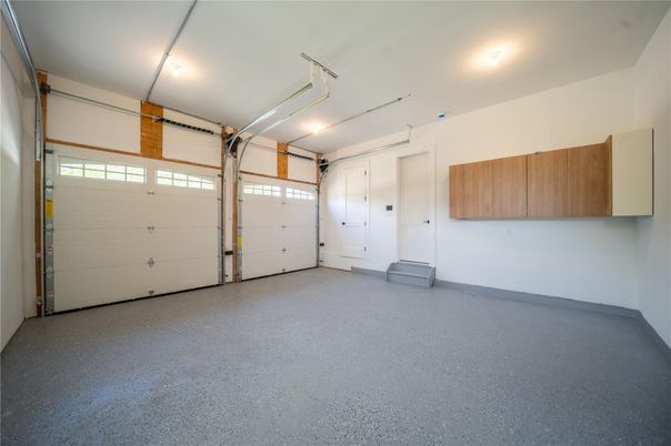 Garage, Interior