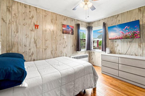 Bedroom, Interior, Wood Texture Flooring, Wooden Walls