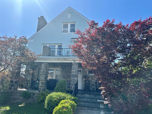 Exterior, Facade, Queen Anne Victorian