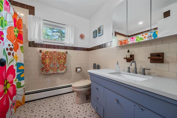Bathroom, Interior, Recessed Lighting