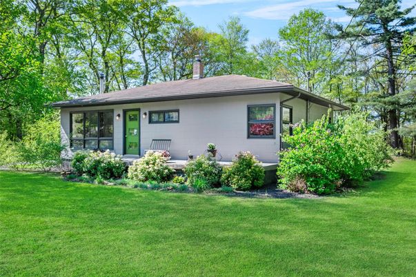 Backyard, Exterior, Facade, Split Level