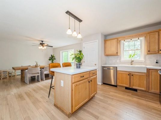 Dining room, Interior, Kitchen, Pendant Lights, Wood Texture Flooring