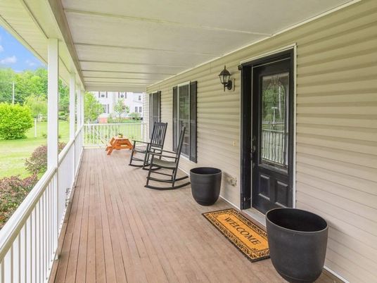 Exterior, Wood Texture Flooring