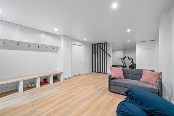 Fitness Equipment, Interior, Recessed Lighting, Wood Texture Flooring