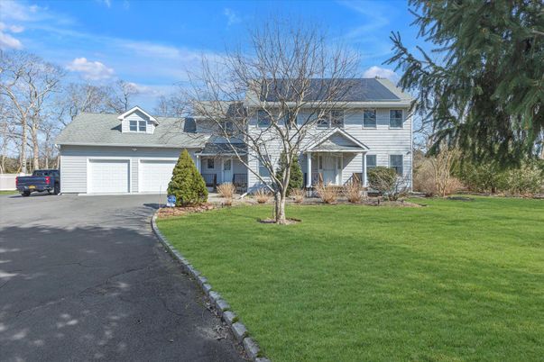 Attached, Exterior, Facade, Cape Cod
