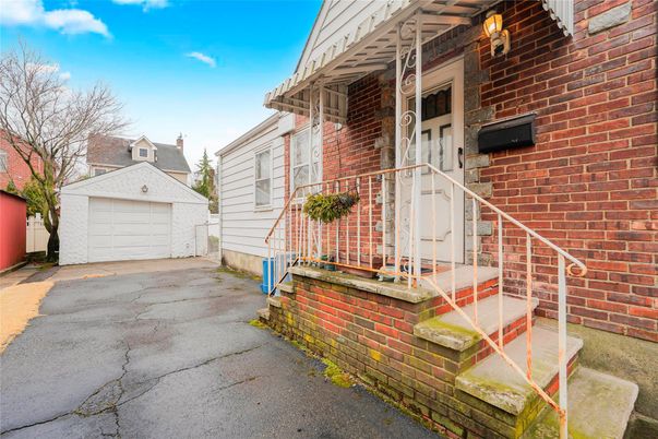 Detached Garage, Exterior