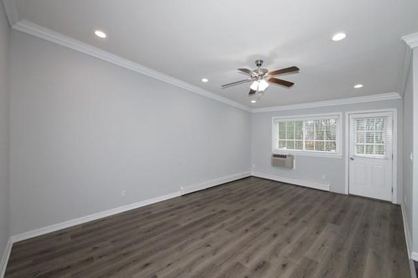 Empty room, Interior, Recessed Lighting, Wood Texture Flooring