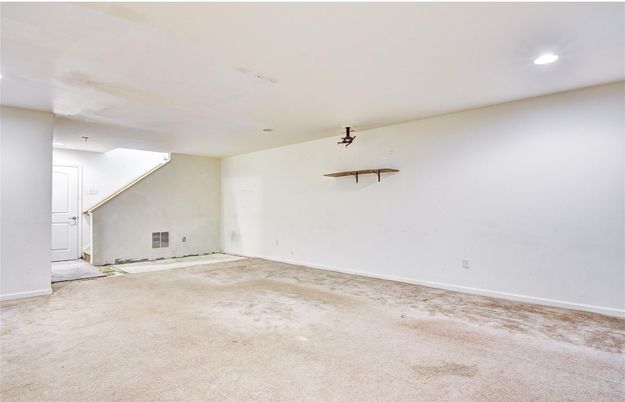 Empty room, Interior, Recessed Lighting