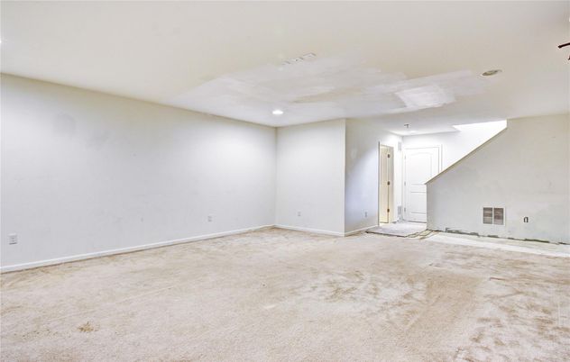 Empty room, Interior, Recessed Lighting