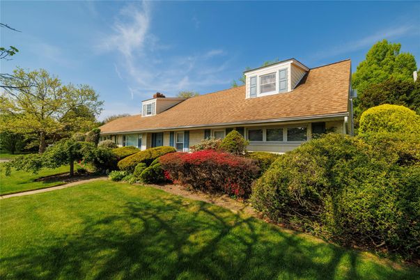 Exterior, Facade, Cape Cod