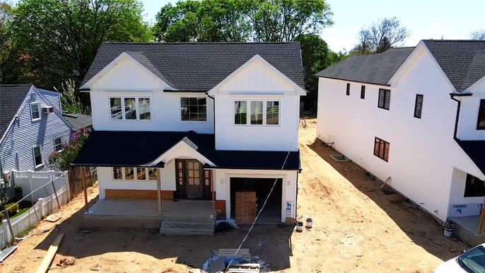 Exterior, Facade, Farmhouse
