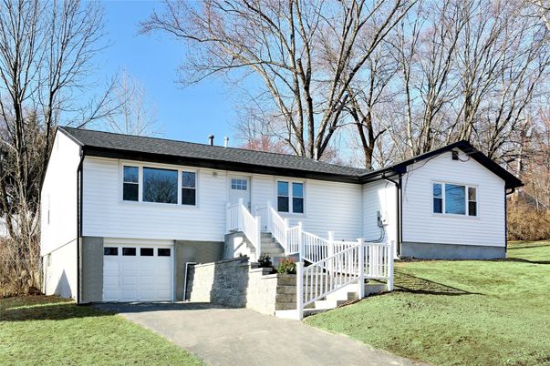 Attached, Exterior, Facade, Raised Ranch