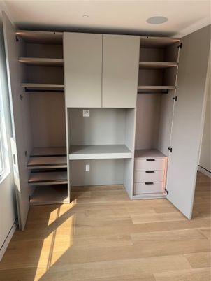 Interior, Recessed Lighting, Walk-in Closets, Wood Texture Flooring