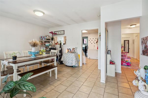 Dining room, Interior