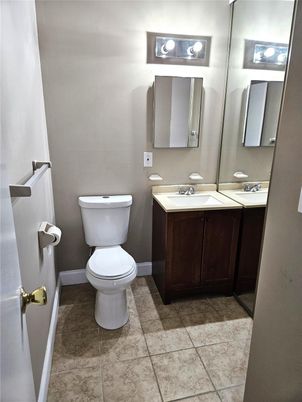 Bathroom, Dual Sink Vanities, Interior