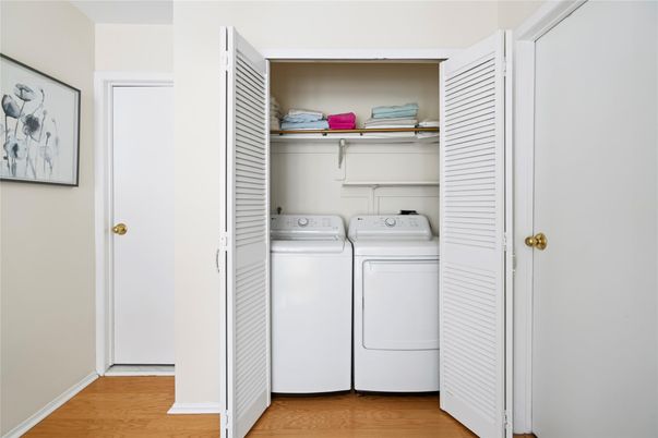 Interior, Utility Closets, Washer, Wood Texture Flooring
