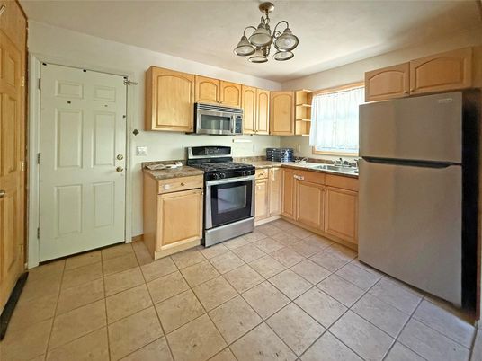 Chandelier, Interior, Kitchen