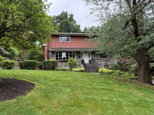 Backyard, Exterior, Facade, American Foursquare