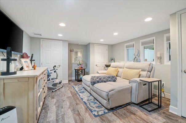 Interior, Living room, Recessed Lighting, Wood Texture Flooring