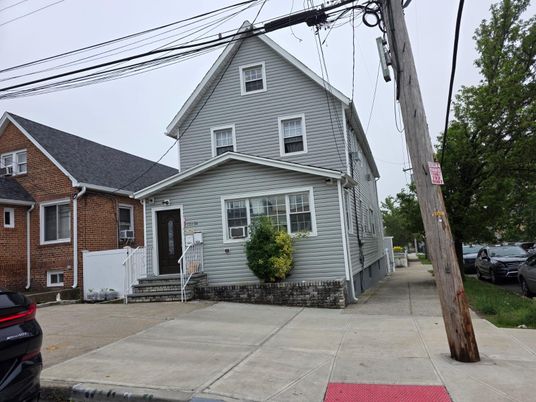 Exterior, Facade, Brick Facade, Queen Anne Victorian