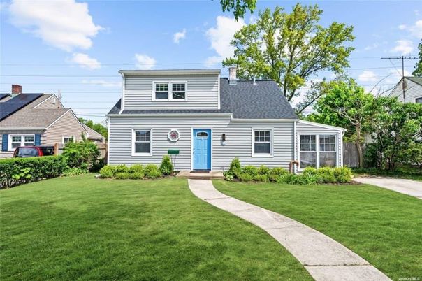 Backyard, Exterior, Facade, Cape Cod