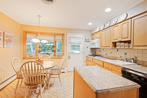 Dining room, Interior, Kitchen, Pendant Lights, Recessed Lighting