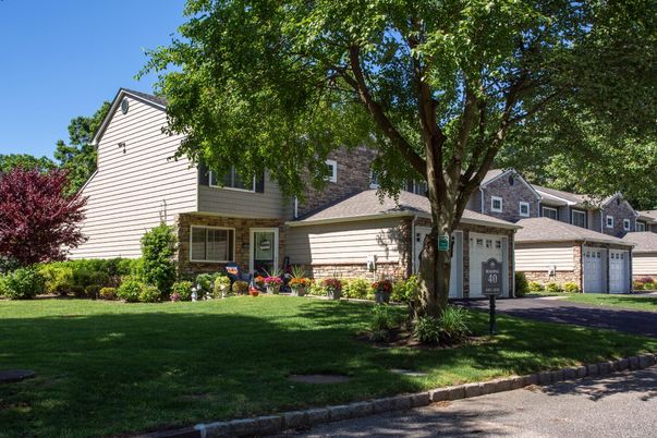 Attached, Detached Garage, Exterior, Facade, Cape Cod