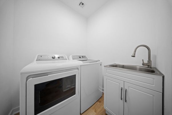Interior, Washer, Wood Texture Flooring
