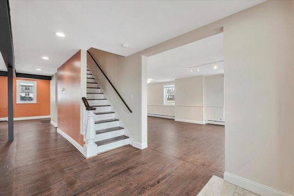 Interior, Recessed Lighting, Wood Texture Flooring