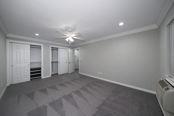 Empty room, Interior, Recessed Lighting